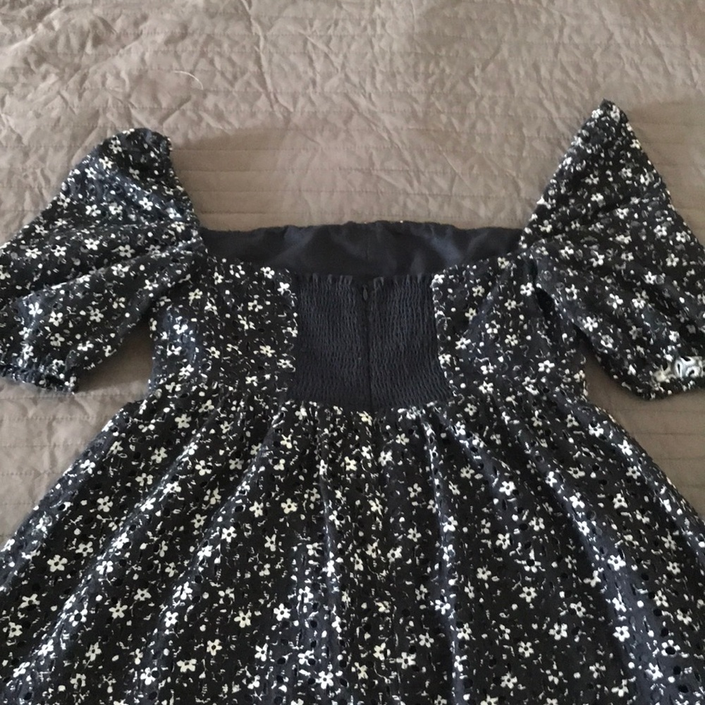 Dress - Picture 2 of 8